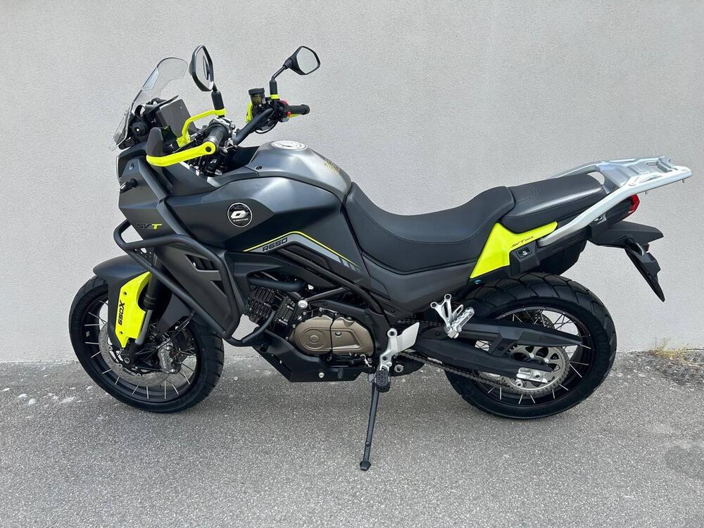 QJ Motor SVT 650 X (2024) (7)