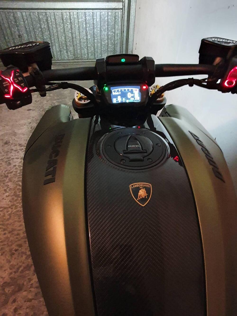 Ducati Diavel 1260 Lamborghini (2021) (5)