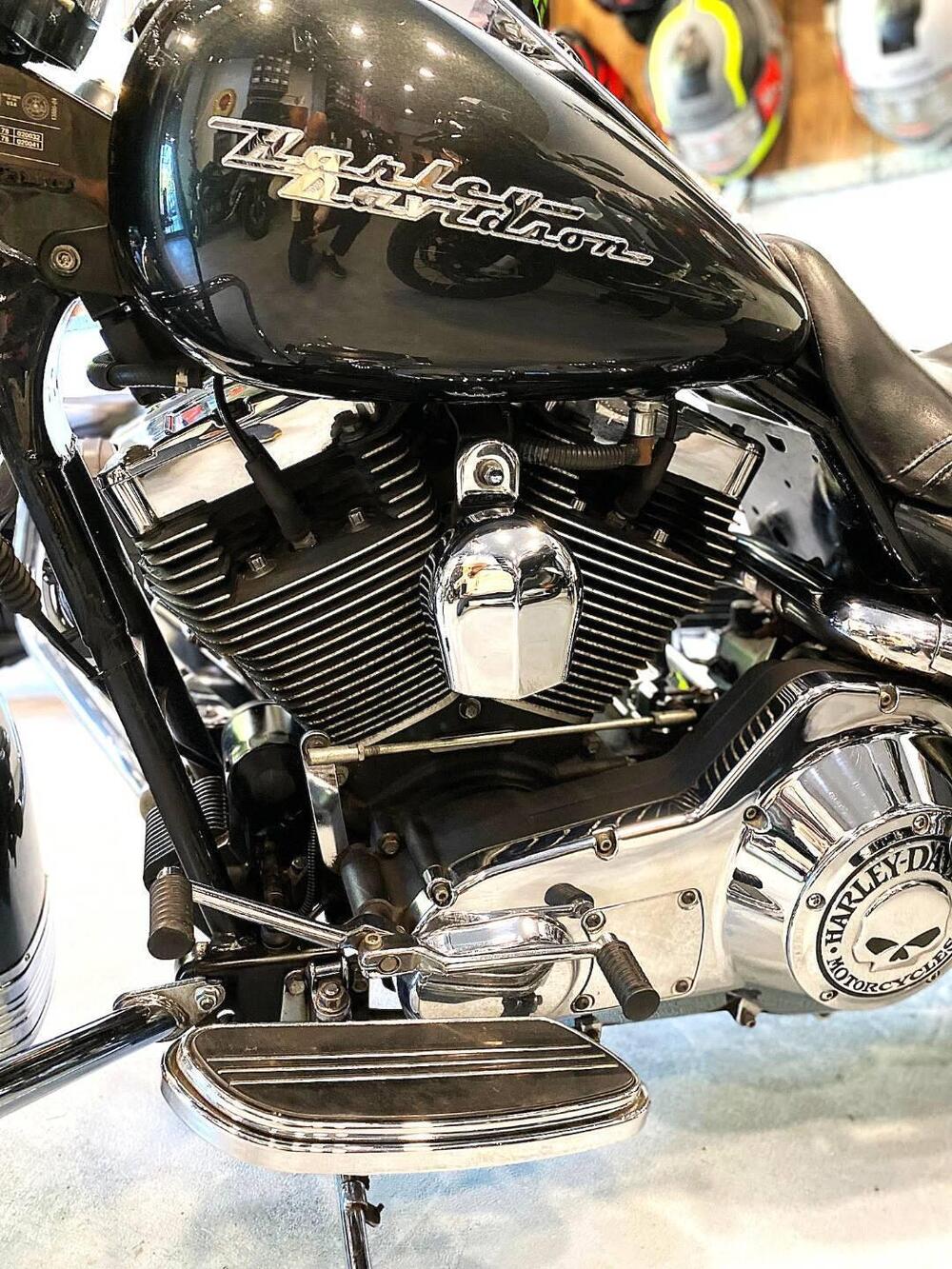 Harley-Davidson 1450 Road King Custom (2002 - 04) - FLHRSI (10)