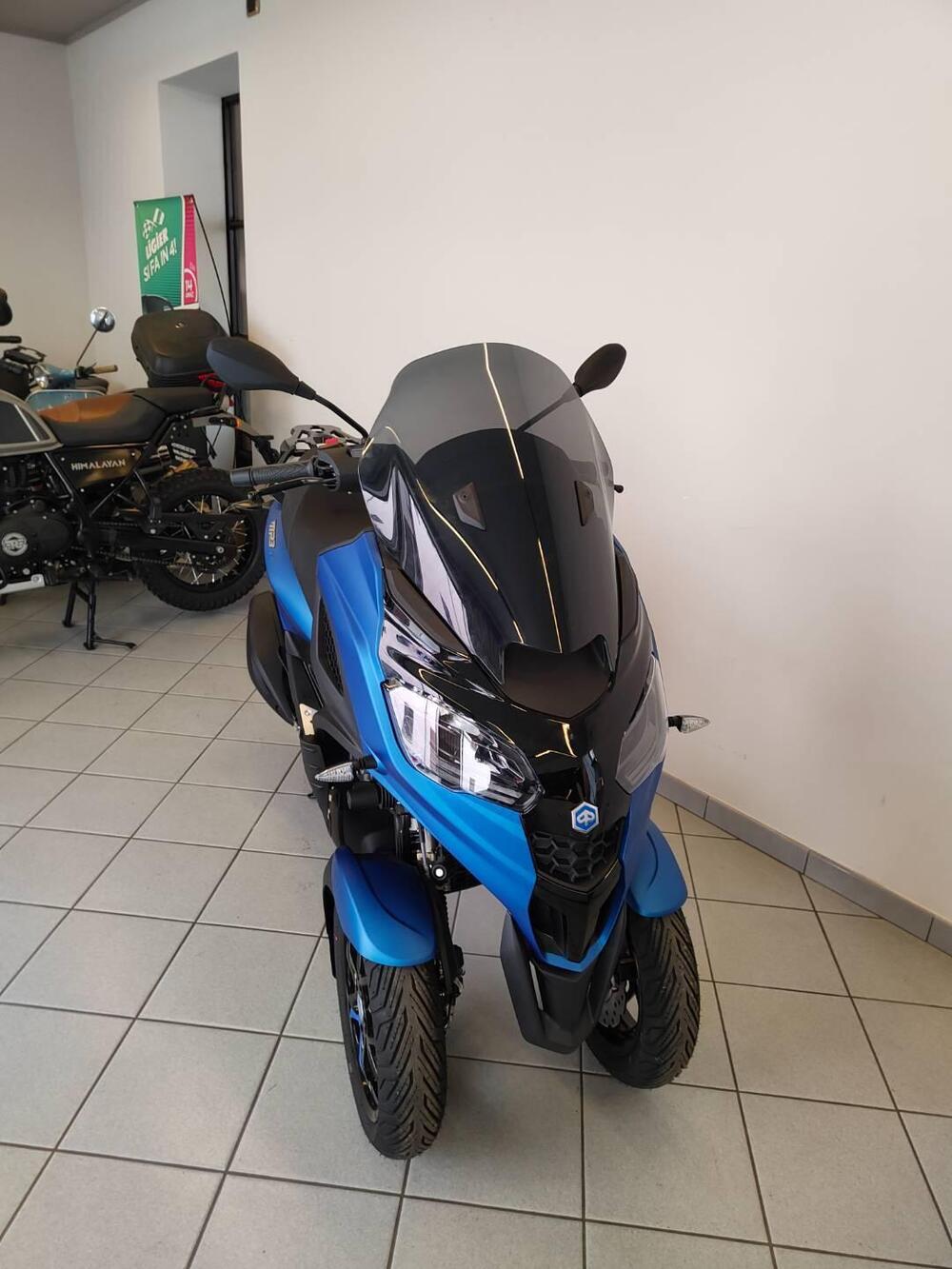 Piaggio MP3 310 Sport (2025) (14)