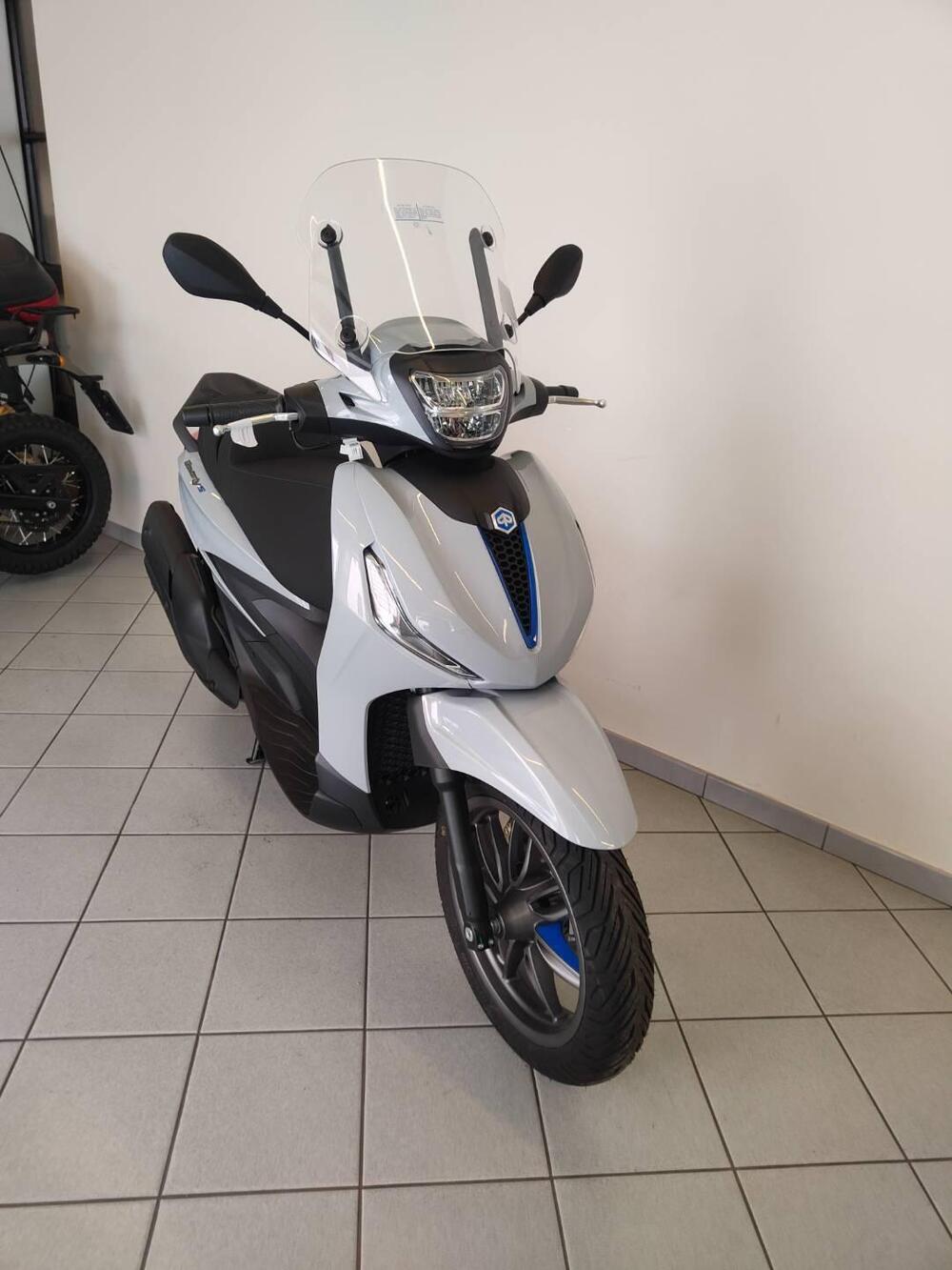 Piaggio Beverly 400 S (2025) (7)