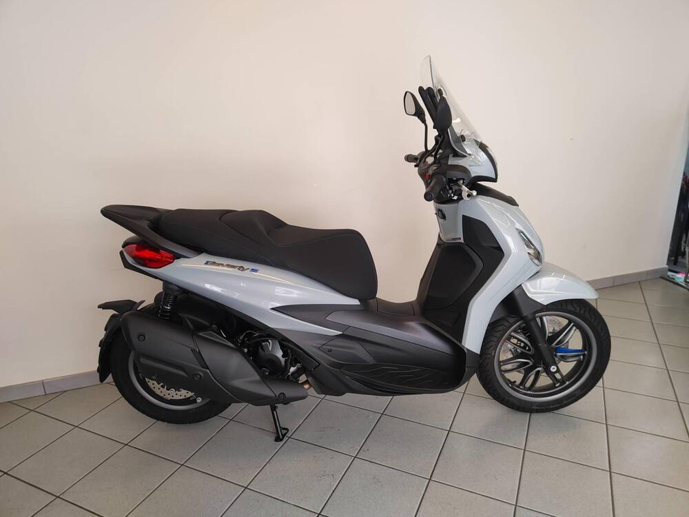 Piaggio Beverly 400 S (2025) (12)