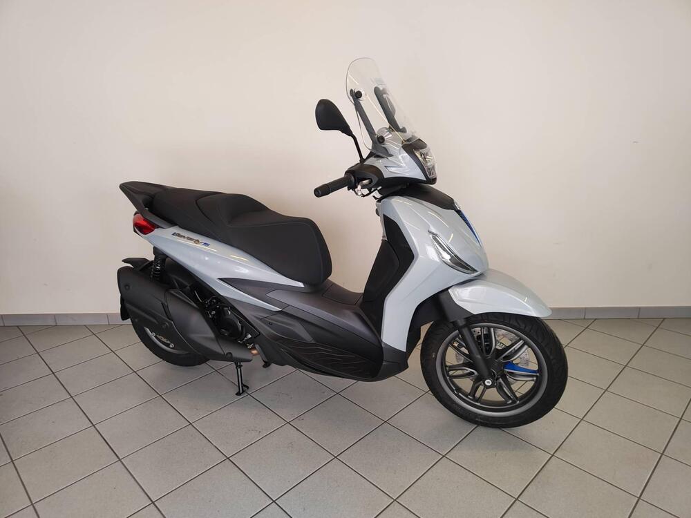 Piaggio Beverly 400 S (2025) (13)