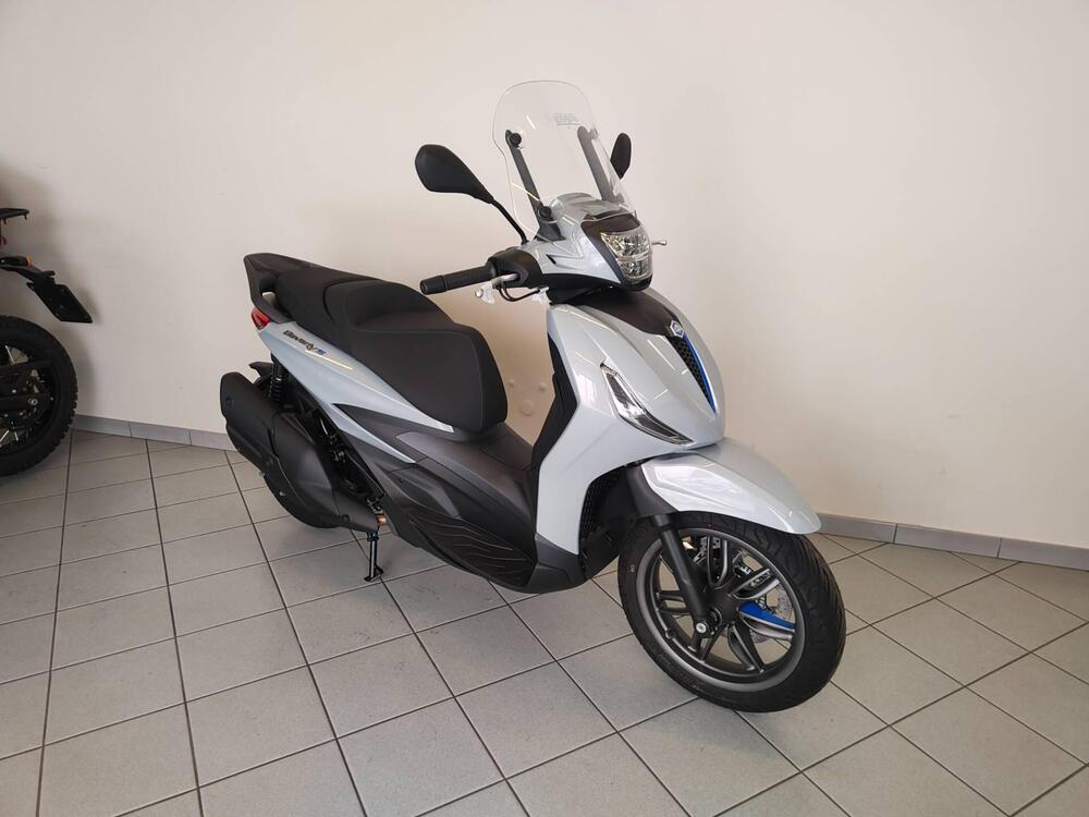 Piaggio Beverly 400 S (2025) (14)