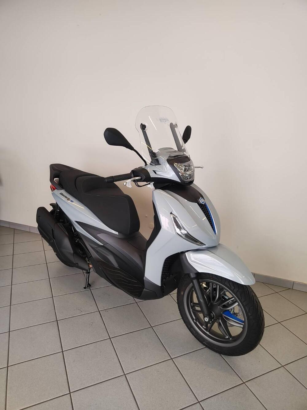 Piaggio Beverly 400 S (2025) (15)