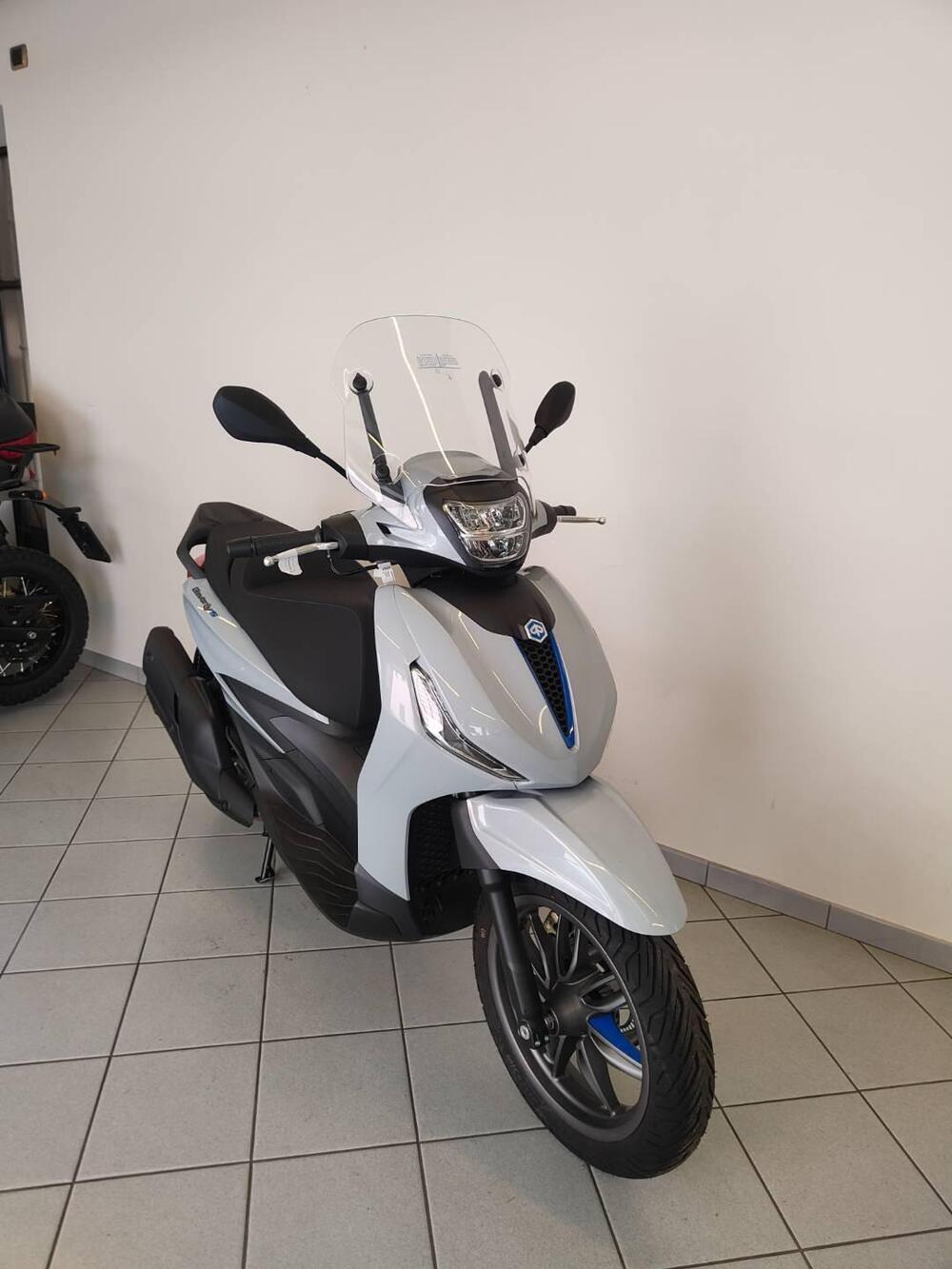 Piaggio Beverly 400 S (2025) (16)