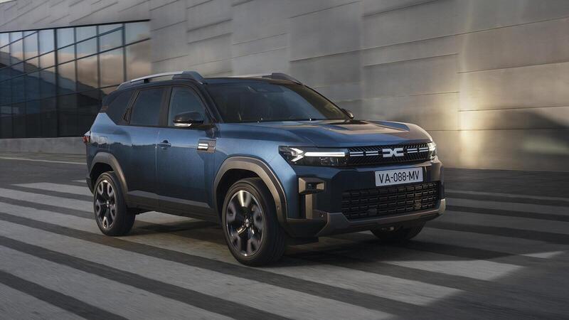 Dacia Bigster: il nuovo SUV che ridefinisce il concetto di spazio e convenienza | Quanto consuma, prezzi e caratteristiche [VIDEO]