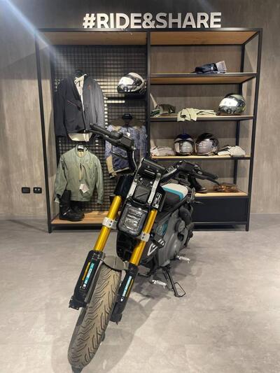 Bmw CE 02 (2024 - 25) usata