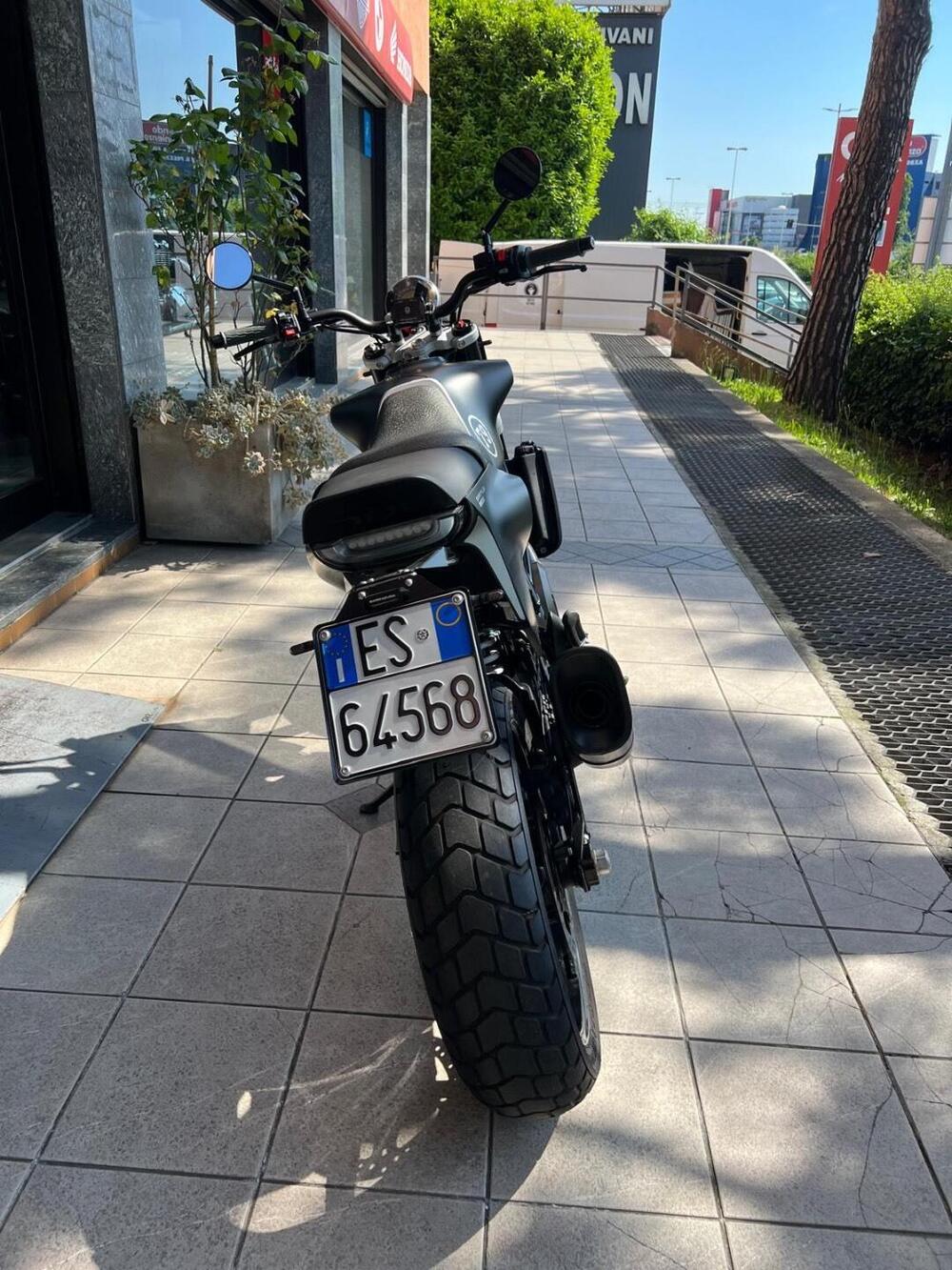 Husqvarna Svartpilen 701 (2020) (4)