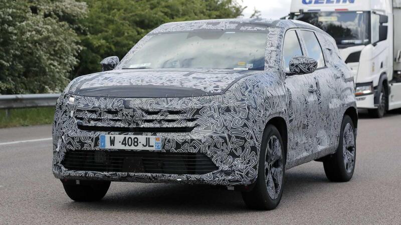 Renault Boreal: l&rsquo;inedito SUV franco-brasiliano atteso nel 2026 [Foto Spia]