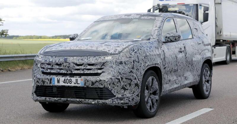 Renault Boreal: l&rsquo;inedito SUV franco-brasiliano atteso nel 2026 [Foto Spia]