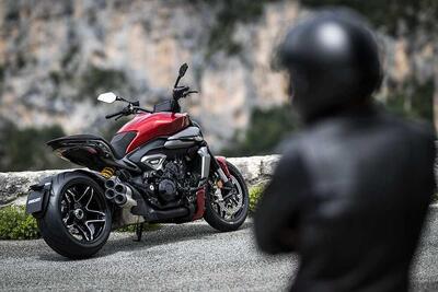 La cruiser da MotoGP! Abbiamo guidato la nuova Ducati XDiavel V4 [VIDEO]