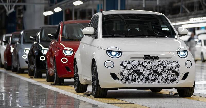 Fiat 500 Ibrida: i primi esemplari a Mirafiori prendono forma [VIDEO]