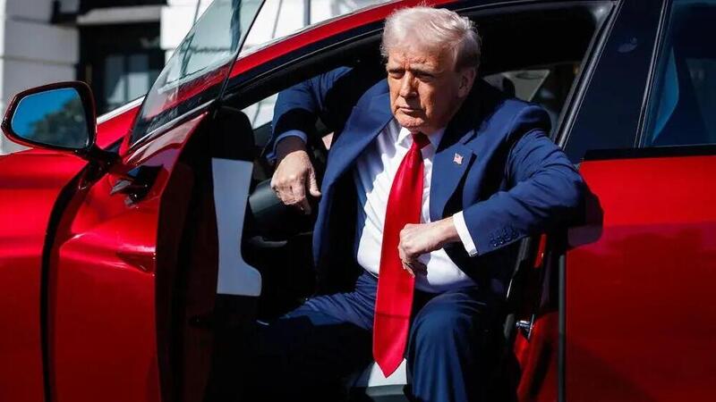 Donald Trump: portateci le Range Rover, in cambio comprate bistecche