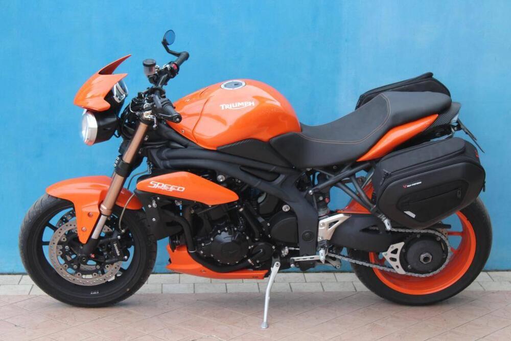 Triumph Speed Triple 1050 R ABS (2011 - 15) (6)