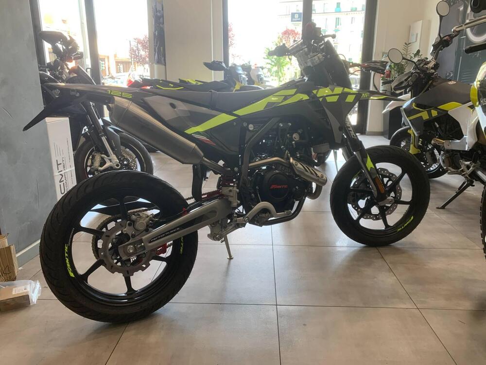 Fantic Motor XMF 125 Performance (2025) (2)