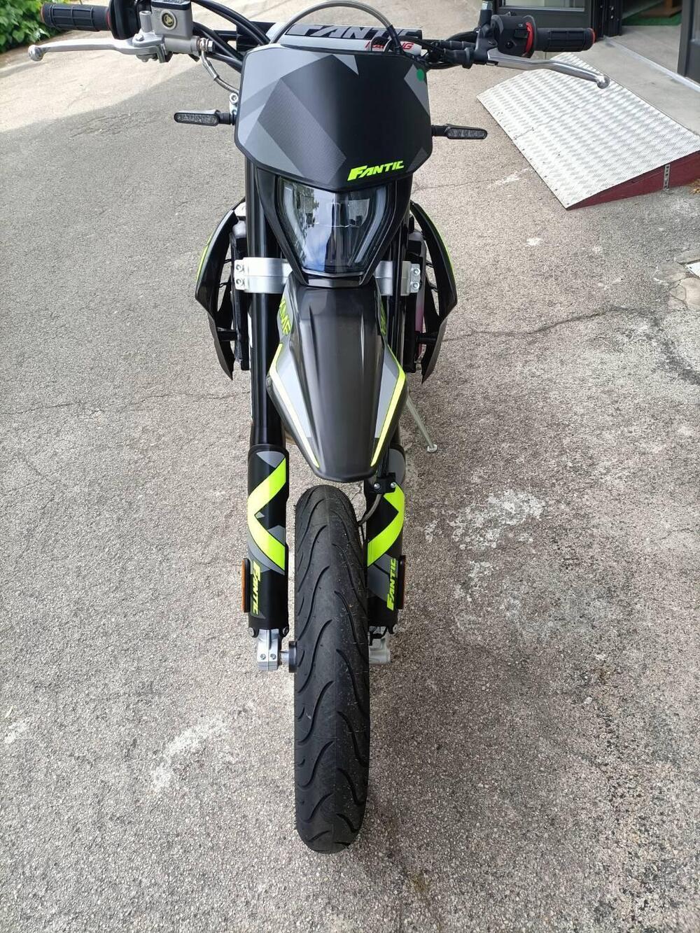 Fantic Motor XMF 125 Performance (2025) (2)