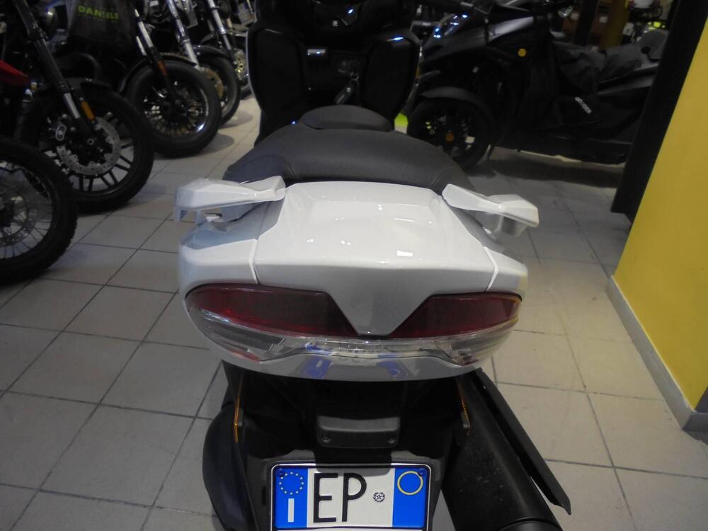 Suzuki Burgman AN 400 (2017 - 20) (4)