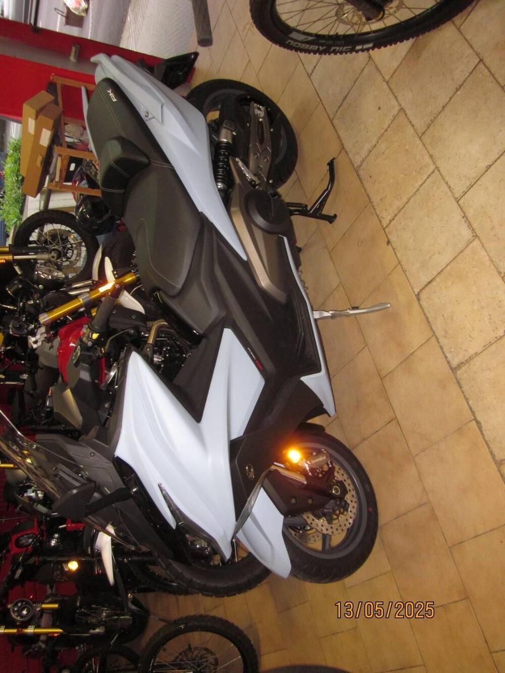 Kymco AK 550 ETS (2021 - 26)