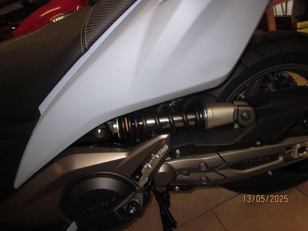 Kymco AK 550 ETS (2021 - 26) (3)