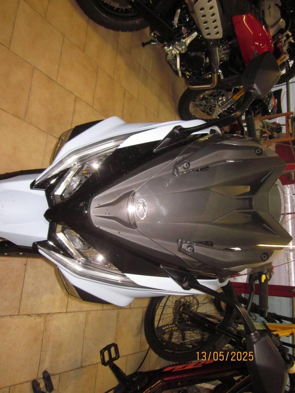 Kymco AK 550 ETS (2021 - 26) (8)
