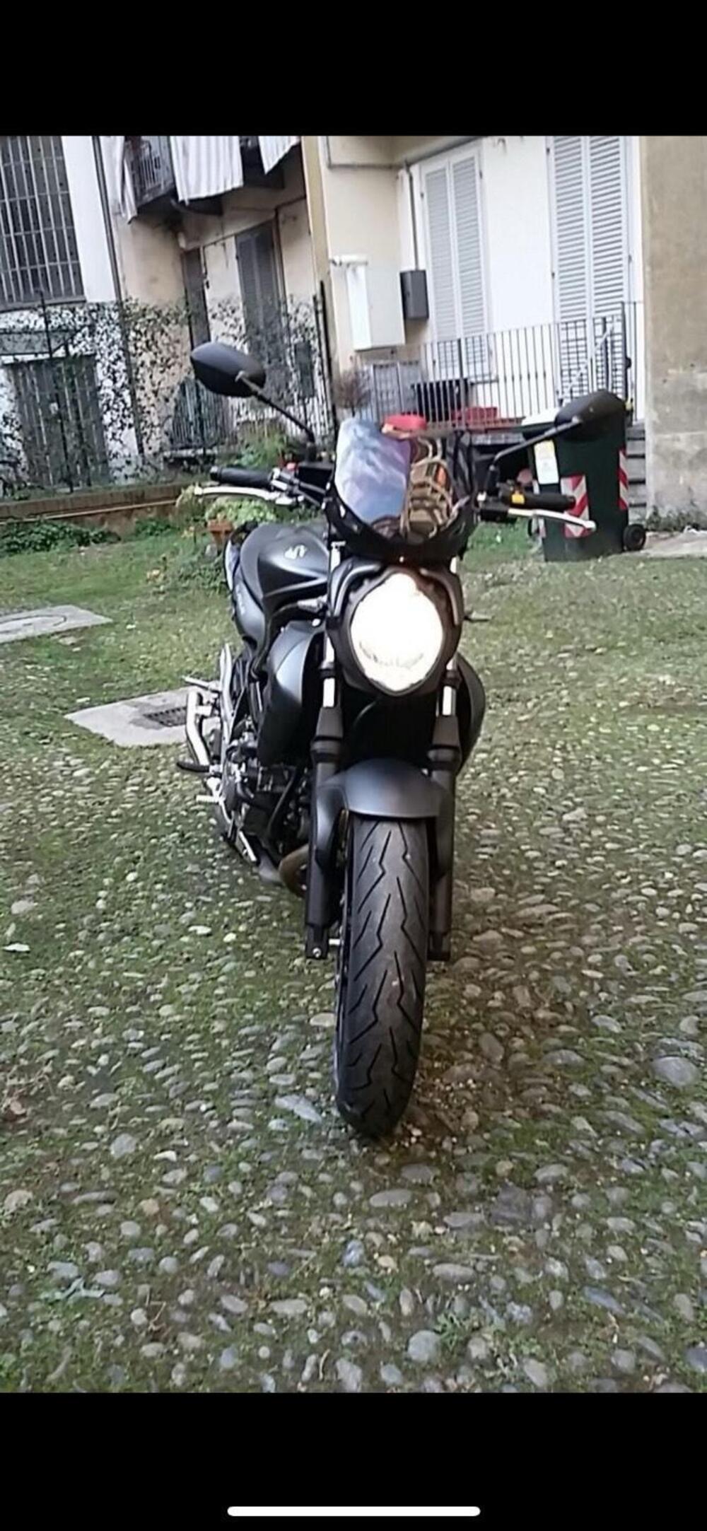 Suzuki Gladius 650 SFV ABS (2009 - 15) (2)