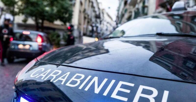 Napoli: bambino di 9 anni guida una minimoto in zona pedonale: genitori denunciati
