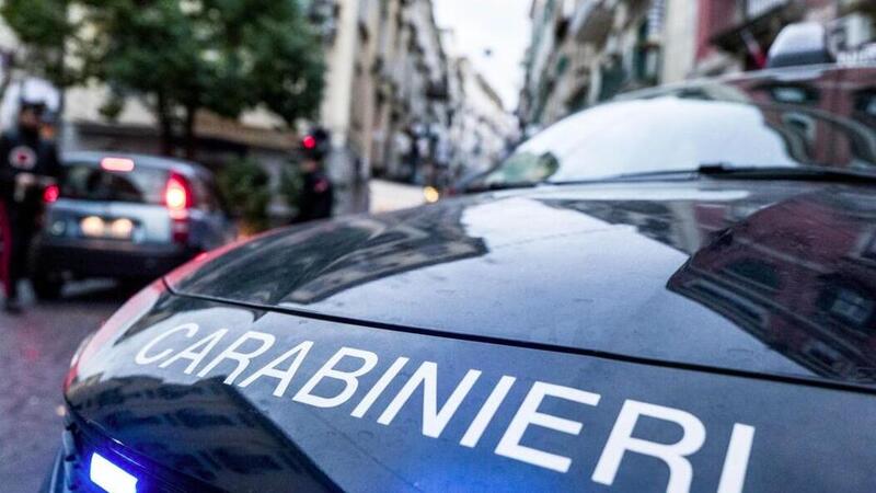 Napoli: bambino di 9 anni guida una minimoto in zona pedonale: genitori denunciati