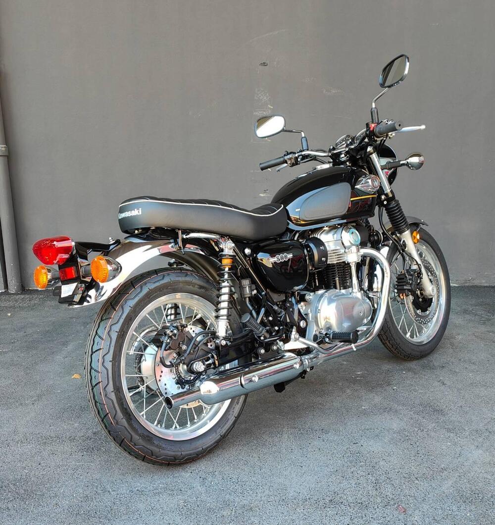 Kawasaki W 800 (2021 - 25) (2)