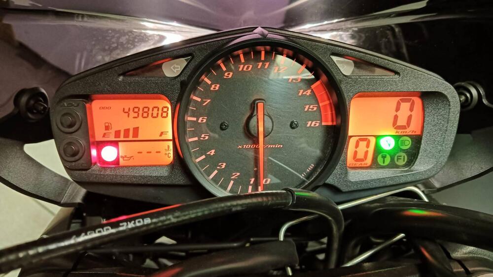 Suzuki GSR 600 (2006 - 11) (7)