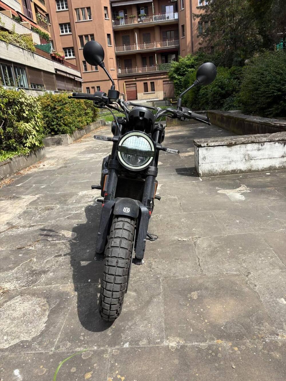 Husqvarna Svartpilen 125 (2024 - 26) (9)