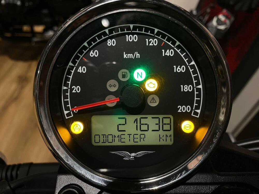 Moto Guzzi V7 III Stone (2017 - 20) (6)