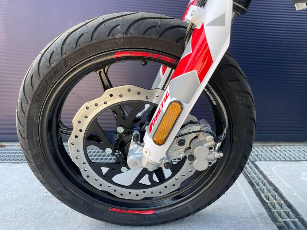 Fantic Motor XMF 125 Performance (2025) (10)