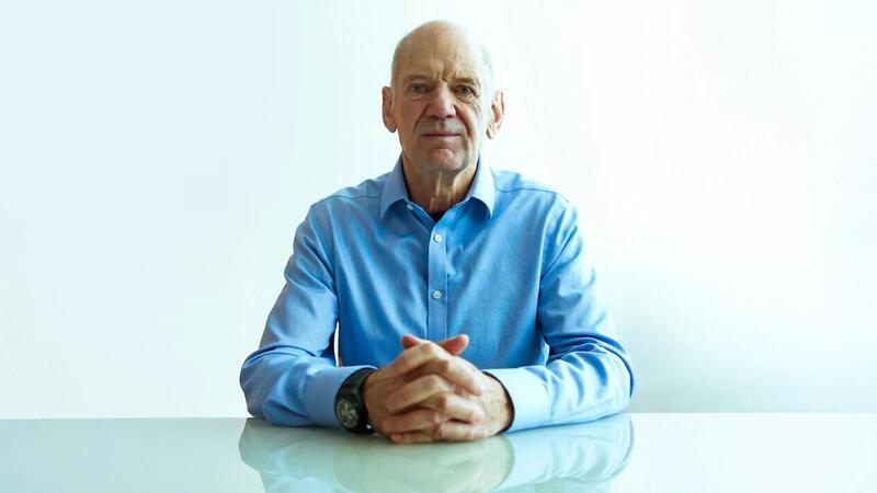 F1. Adrian Newey con Aston Martin in pista a Monaco, lo sguardo &egrave; gi&agrave; al 2026: &quot;I nuovi regolamenti sono inquietanti&quot;
