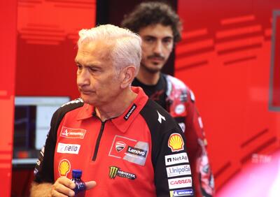 MotoGP 2025. Pecco Bagnaia può tornare alla GP24? Davide Tardozzi risponde in modo leggermente diverso da Michele Pirro: Sì, ma...
