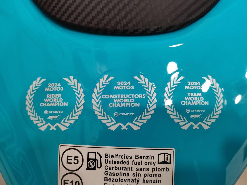 CFMOTO 450SR World Champions Replica (2025 - 26) (7)