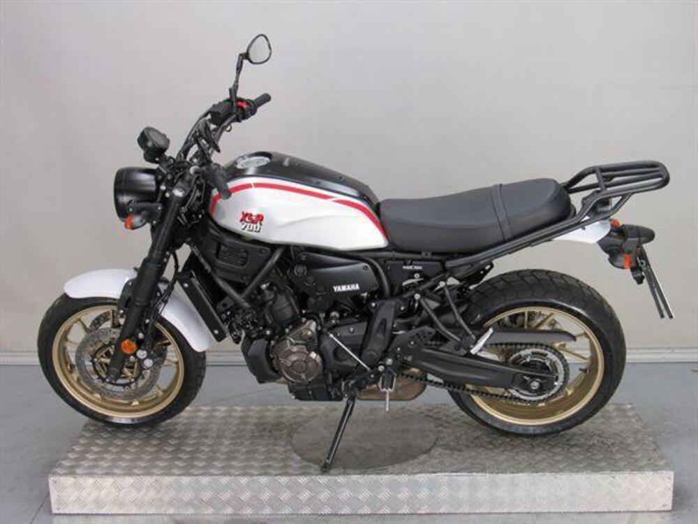 Yamaha XSR 700 XTribute (2021) (4)