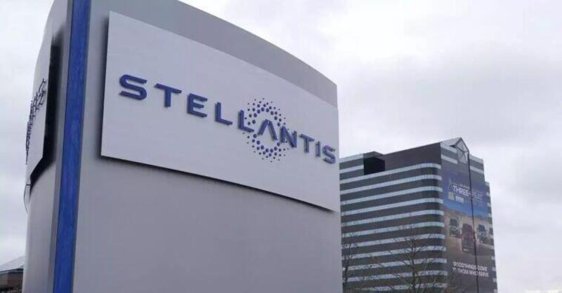 Stellantis pronta a rinviare l&rsquo;obiettivo del &ldquo;tutto elettrico&rdquo; in Europa: pi&ugrave; spazio agli ibridi