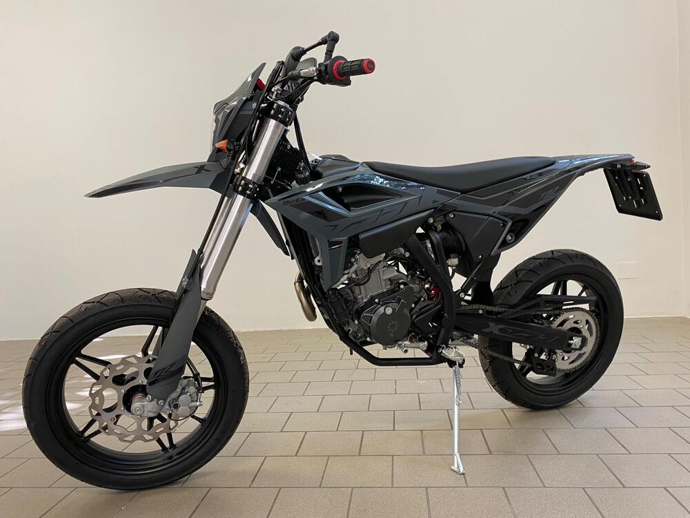 Betamotor RR 125 4T Motard T - X Special Edition (2025) (3)