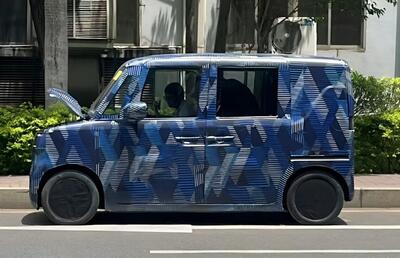 BYD si lancia nelle key car: ecco il primo prototipo con le porte scorrevoli