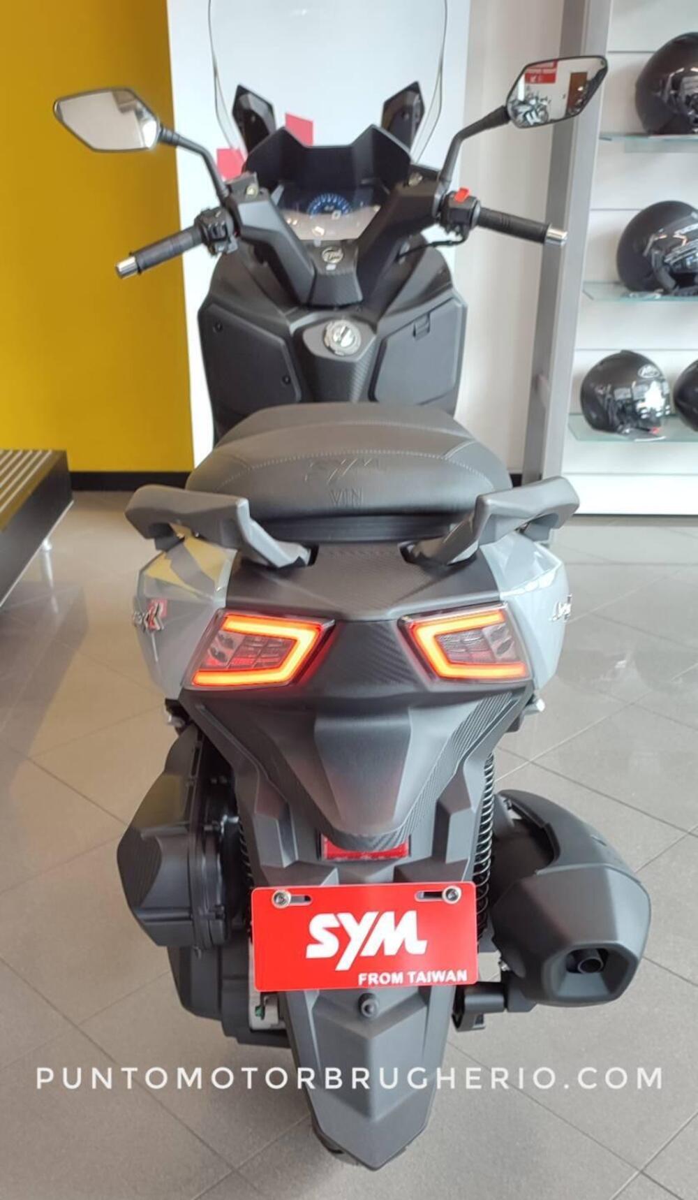 Sym Joymax 300 Z (2025) (9)