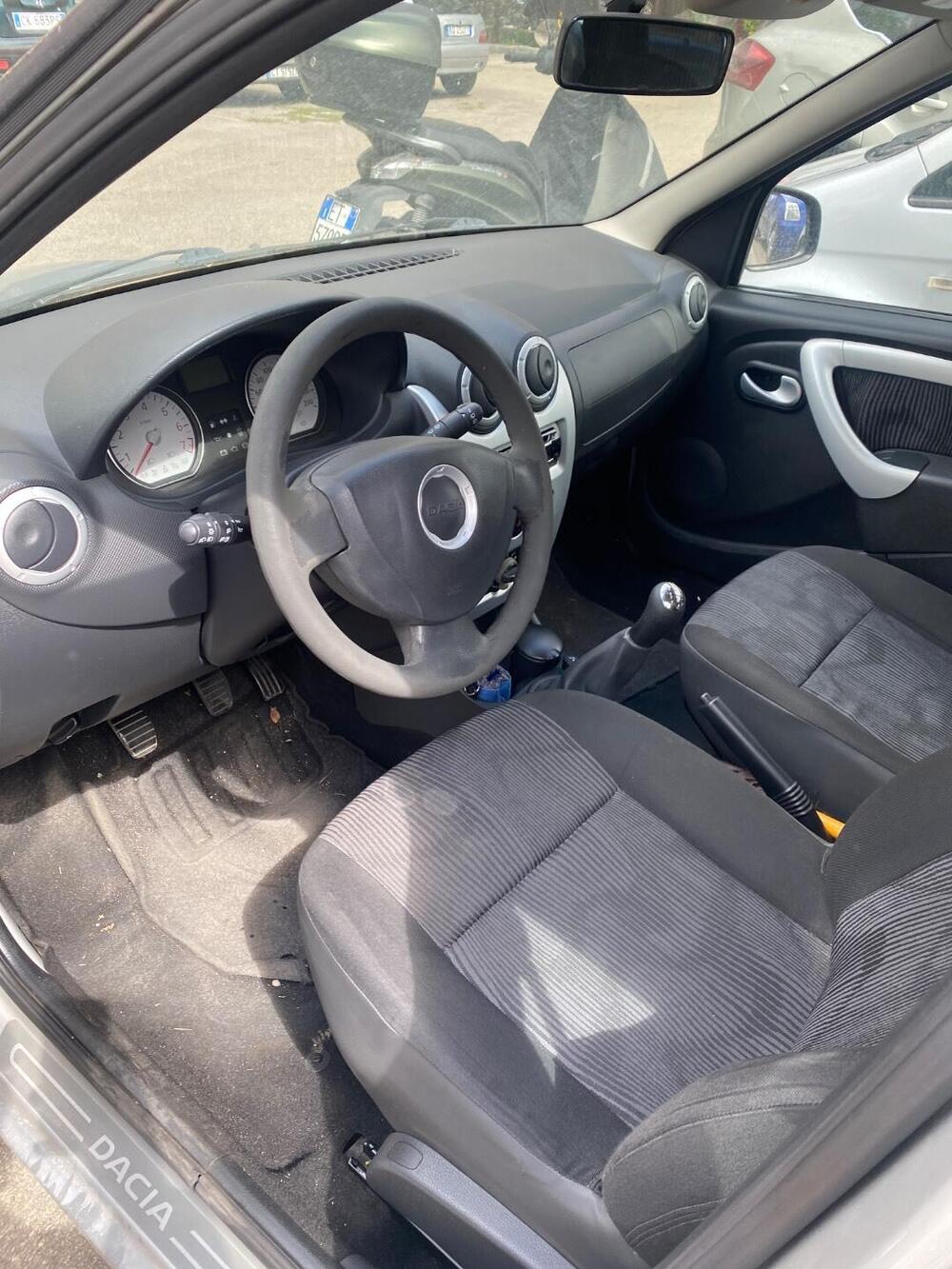 Dacia Logan usata a Napoli (3)