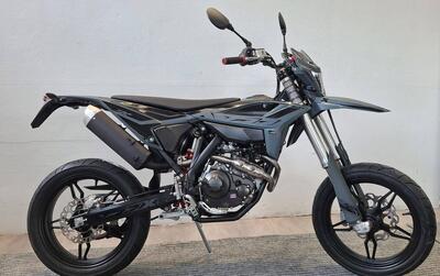 Betamotor RR 125 4T Motard T - X Special Edition (2025) nuova