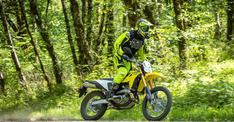 Suzuki DR-Z 4S: La Leggenda Rinasce, Pronta a Conquistare Ogni Terreno! [VIDEO &amp; GALLERY]