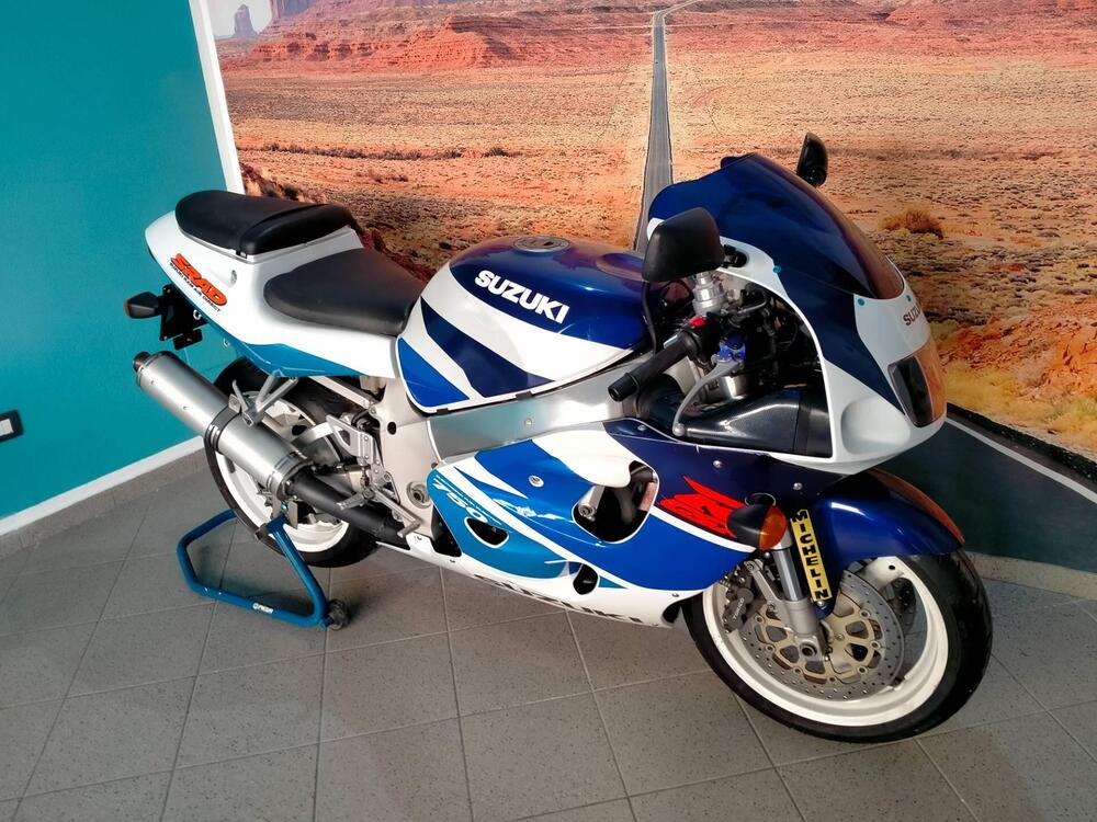 Suzuki GSX R 750 (1998) (2)