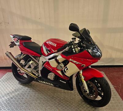Yamaha YZF R6 (2001 - 02) usata
