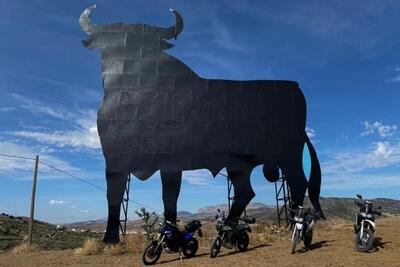 ARIESMOTOTOURS: L&#039;Avventura su Due Ruote in Spagna, Portogallo e Marocco