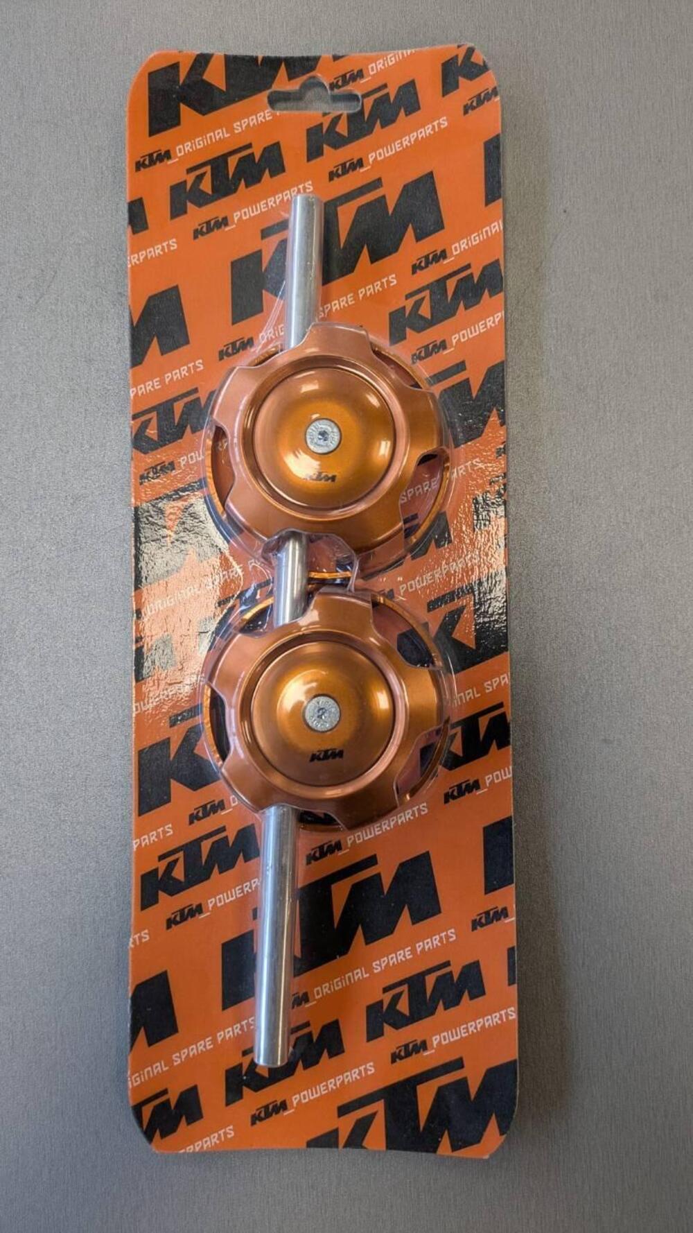 Protezione KTM perno ruorta posteriore (2)