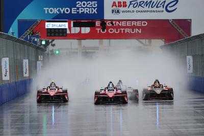 Formula E. Stoffel Vandoorne vince con Maserati l&#039;E-Prix di Tokyo 2025: pioggia regina in Gara 1 