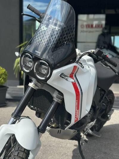 Ducati DesertX (2022 - 25) usata